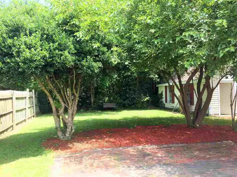 403 E Holmes St, Benson, NC 27504 photo 3