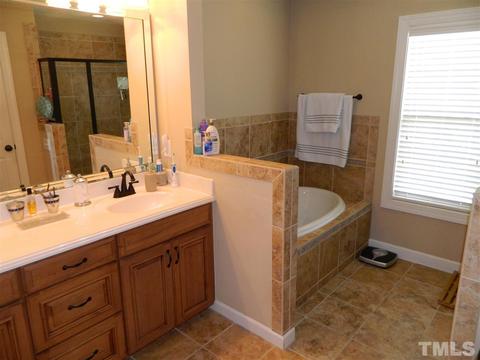 340 Sunstone Dr, Cary, NC 27519 photo 8