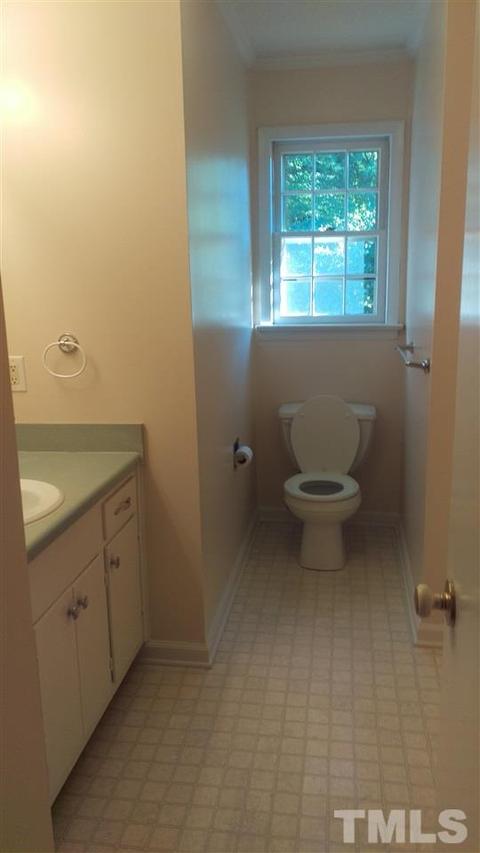 102 Castle Dr, Smithfield, NC 27577 photo 9