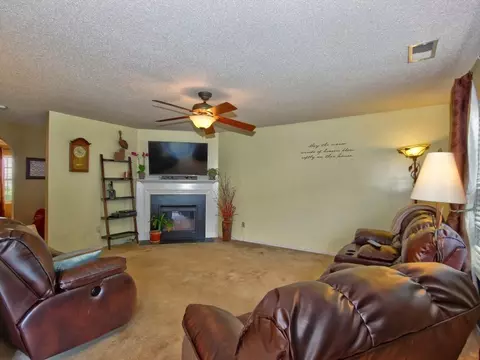 4 Castlewell Pl, Durham, NC 27703 photo 4