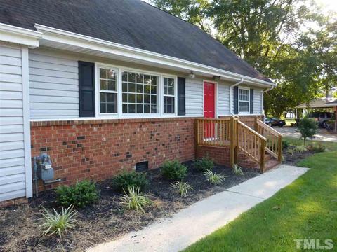106 Pandora Cir, Erwin, NC 28339 photo 2