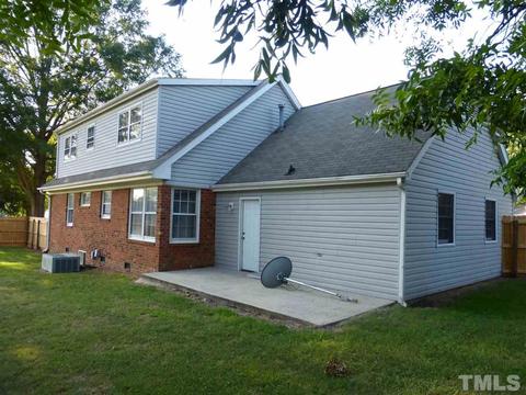 106 Pandora Cir, Erwin, NC 28339 photo 5