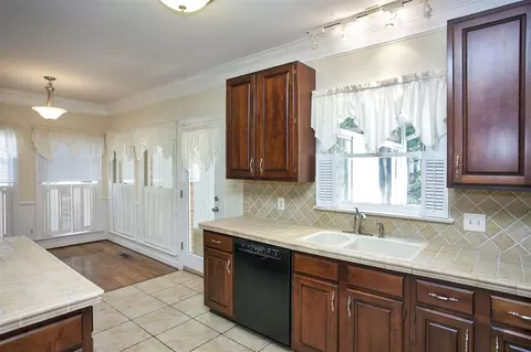 103 Chatburn Cir, Cary, NC 27513 photo 14