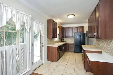 103 Chatburn Cir, Cary, NC 27513 photo 9