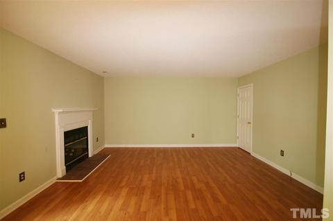 128 Lake Hollow Cir, Cary, NC 27513 photo 5