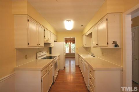128 Lake Hollow Cir, Cary, NC 27513 photo 3