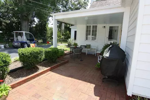 104 N Peedin Ave, Pine Level, NC 27568 photo 5