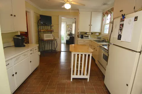 104 N Peedin Ave, Pine Level, NC 27568 photo 10