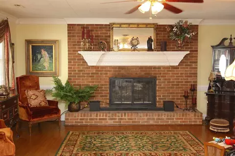 104 N Peedin Ave, Pine Level, NC 27568 photo 9