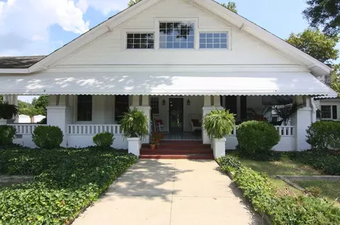104 N Peedin Ave, Pine Level, NC 27568 photo 3