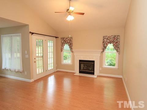 621 W Dunpatrick Pl, Wake Forest, NC 27587 photo 2