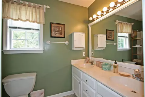 709 E Holding Ave, Wake Forest, NC 27587 photo 16