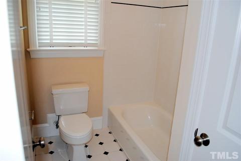 1 Fairwoods Dr, Durham, NC 27712 photo 14