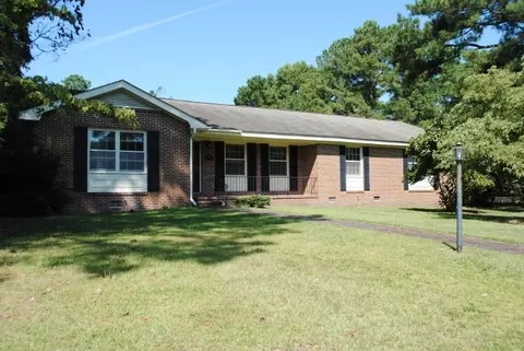 712 Chestnut Dr, Smithfield, NC 27577 photo 2