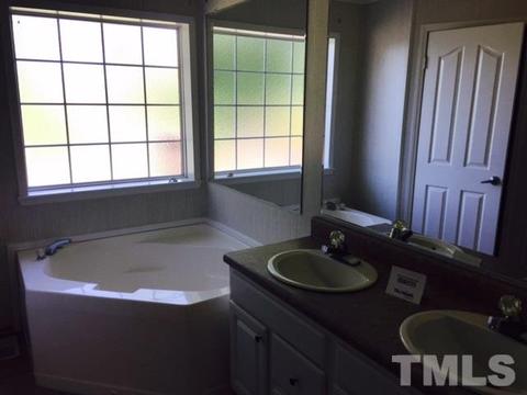606 Peyton Ave, Durham, NC 27703 photo 8