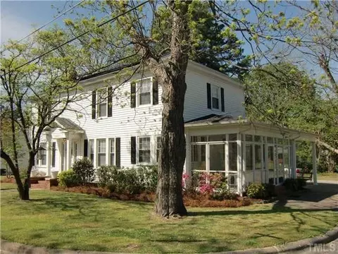 800 W Carr St, Dunn, NC 28334 photo 1