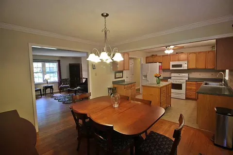 918 Tanglewood Dr, Cary, NC 27511 photo 7