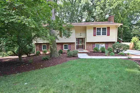 918 Tanglewood Dr, Cary, NC 27511 photo 1
