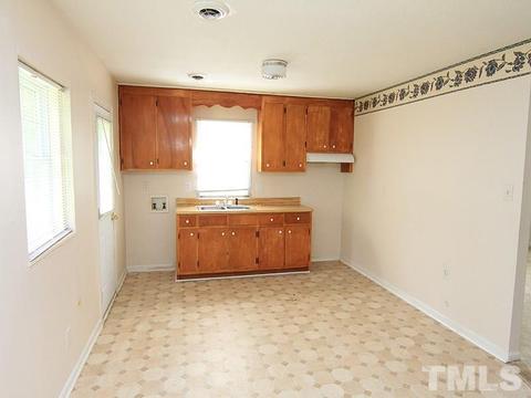 8 Hawaii Ct, Durham, NC 27713 photo 5