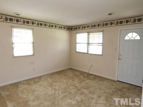8 Hawaii Ct, Durham, NC 27713 photo 3