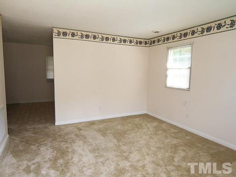 8 Hawaii Ct, Durham, NC 27713 photo 2