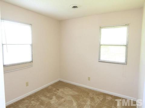 8 Hawaii Ct, Durham, NC 27713 photo 9