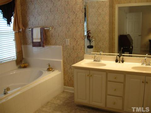 114 Baldwin Dr, Durham, NC 27712 photo 21