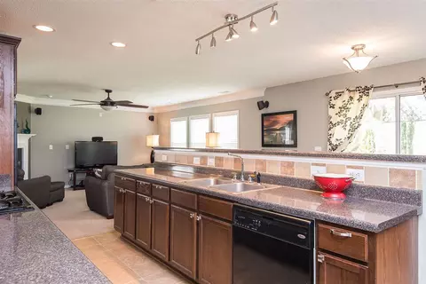 2 Red Spring Ct, Durham, NC 27703 photo 9