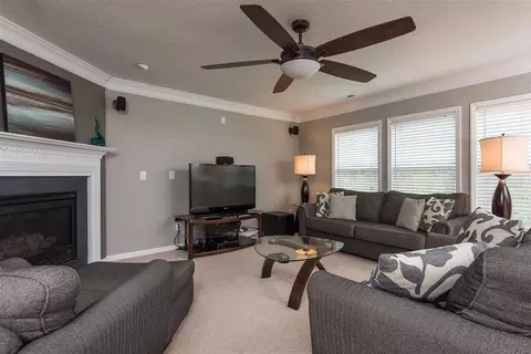 2 Red Spring Ct, Durham, NC 27703 photo 4