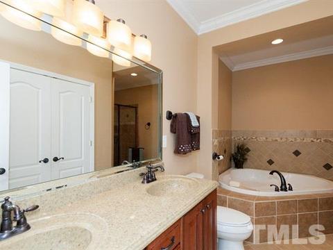 4504 Bracada Dr, Durham, NC 27705 photo 12