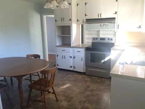 103 E D St, Erwin, NC 28339 photo 10