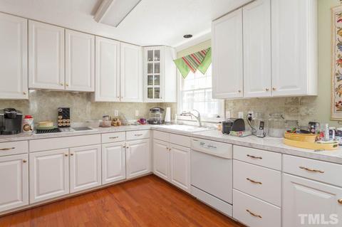1105 S Walnut Dr, Smithfield, NC 27577 photo 9