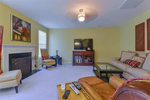 8 Bent Branch Ct, Durham, NC 27704 photo 11