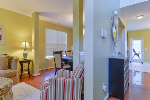 8 Bent Branch Ct, Durham, NC 27704 photo 3