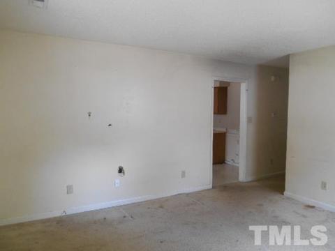 816 Hemlock Ave, Durham, NC 27707 photo 4