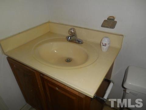 816 Hemlock Ave, Durham, NC 27707 photo 12