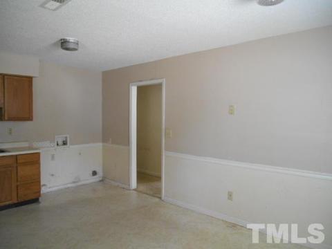816 Hemlock Ave, Durham, NC 27707 photo 6