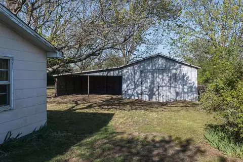101 Hardison Ln, Benson, NC 27504 photo 8