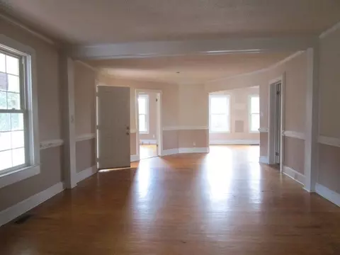 302 E I St, Erwin, NC 28339 photo 4