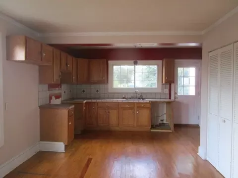 302 E I St, Erwin, NC 28339 photo 6