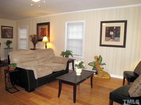 207 E Rockway St, Durham, NC 27704 photo 4