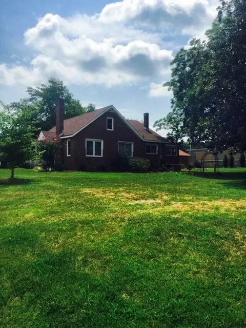 909 E Main St, Haw River, NC 27258 photo 1