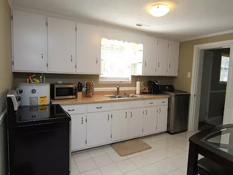 2421 Loftin Dr, Durham, NC 27704 photo 4