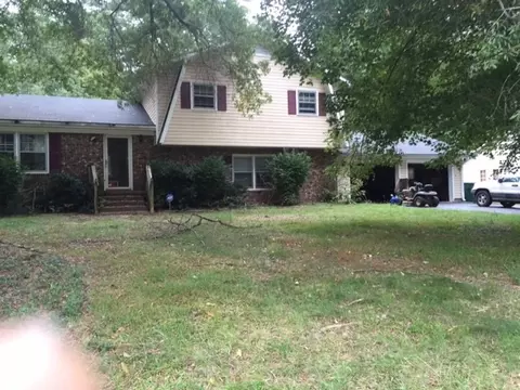 4805 Kinlock Dr, Durham, NC 27712 photo 1