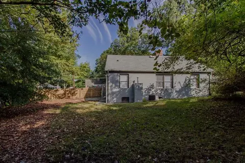 1814 Hillcrest Dr, Durham, NC 27705 photo 2