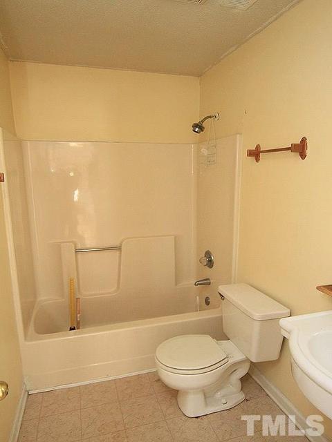 5 Howlett Pl, Durham, NC 27703 photo 9