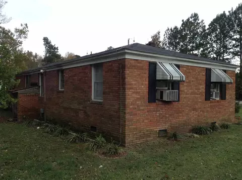 104 Allen Dr, Erwin, NC 28339 photo 2
