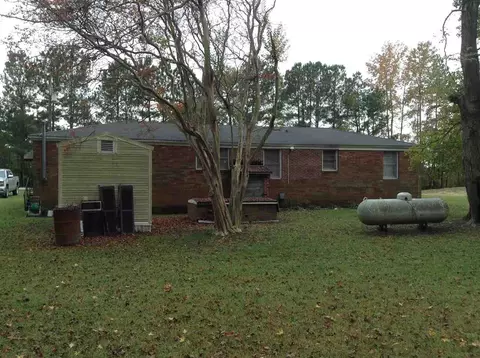 104 Allen Dr, Erwin, NC 28339 photo 3