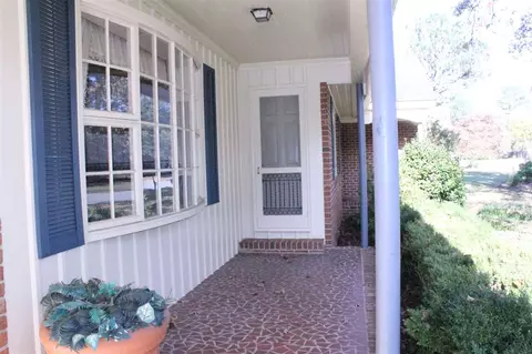 1010 S Crescent Dr, Smithfield, NC 27577 photo 3