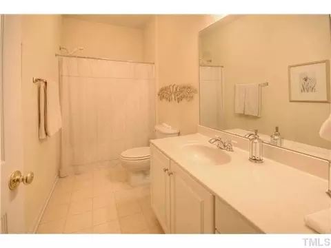 22 Scottish Ln, Durham, NC 27707 photo 12